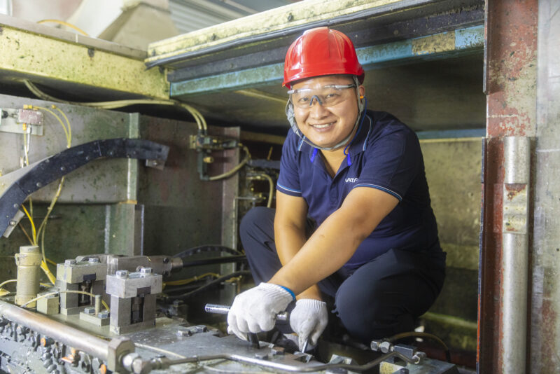 Luvata Suzhou employee